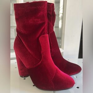 Forever Cylinder-8 Red Velvet Zip Ankle Bootie Women's Boots Size 7